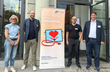 Von links: Julia Zeller-Schnider (Spitex Aare), Prof. Dr. Justus Julius Kunz (FHNW), Steven Cyrol (Spitex Zürich) und Daniel Schwarzenbach (vaka) an der Fachveranstaltung Spitex vom 28. August 2025 in Aarau.